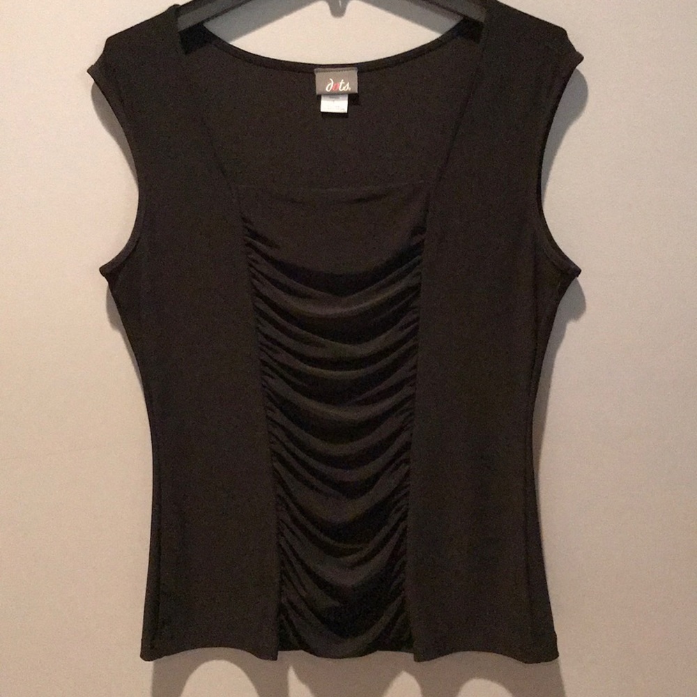 Black sleeveless shirt